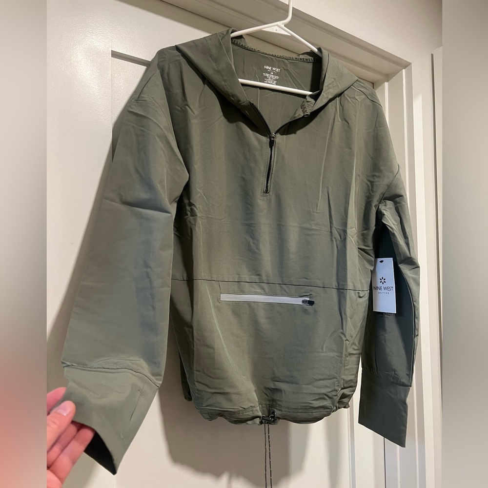 NWT Nine West Active Quarter Zip Lightweight Windbreaker